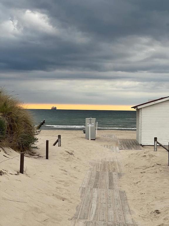 Exclusive Fewo In Warnemuende, 150M To The Beach, 2 Bathrooms, 2 Bedrooms, Sauna, Wifi And Much More. Росток Екстер'єр фото